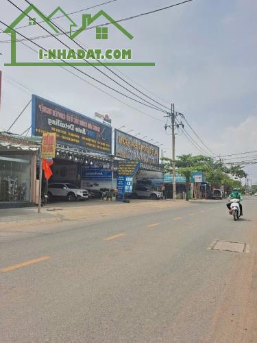 HÀNG HIẾM, 2 mặt tiền, Sát Vinhome Quận 9, DT 89m2 ( 6.4 x 15) chỉ 4 ty Hơn.