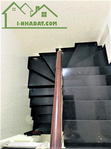 NHỈNH 7.5 TỶ - HẺM XE HƠI THÔNG CMT8 QUẬN 10 - DT 5.7x8M 4 LẦU 3PN LỚN TIỆN MỞ VP CTY/SPA - 2