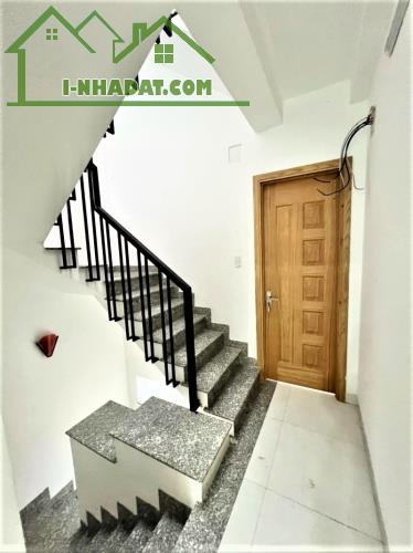 7 TỶ 6 - HẺM XE HƠI QUẬN 10 - GẦN ĐH KINH TẾ UEH - NHÀ MỚI - 42M2 3 LẦU 4PN THIẾT KẾ ĐẸP - 1