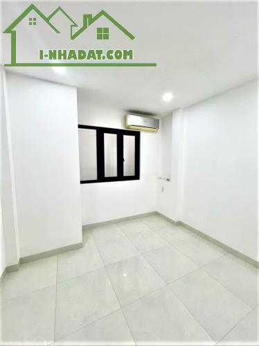 7 TỶ 6 - HẺM XE HƠI QUẬN 10 - GẦN ĐH KINH TẾ UEH - NHÀ MỚI - 42M2 3 LẦU 4PN THIẾT KẾ ĐẸP - 2