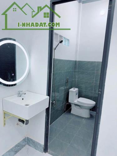 Bà chị kẹt tiền bán gấp căn nhà 96m² ngay Bà Điểm 4, Hóc Môn – 750 triệu Sổ Riêng Sang Tên - 2