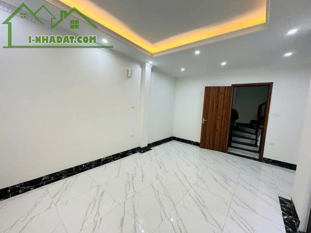 NHÀ MỚI KÍNH KOONG 5 TÂNG - THƯỢNG THANH, NGỌC THỤY, HÀNG XÓM KHU ĐT KHAI SƠN - 2
