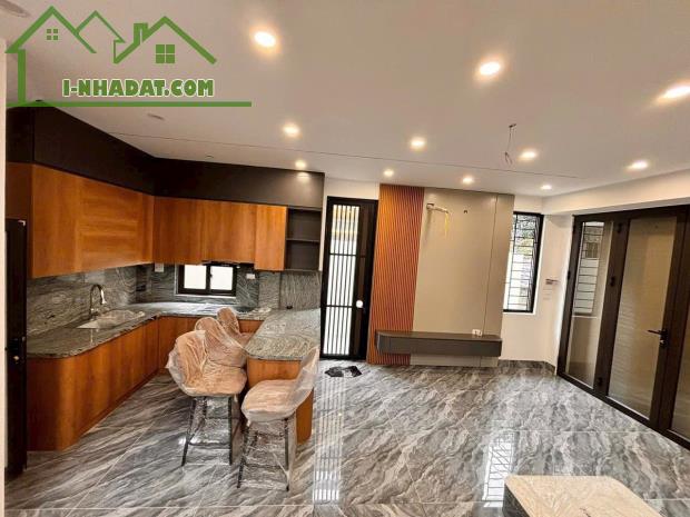 💜🌸NHÀ PHỐ VIỆT HƯNG 40M2X5T MT 5.3M CHÀO 7.6 TỶ - LÔ GÓC - 10M RA Ô TÔ - FULL NỘI THẤT🌸