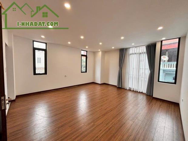 💜🌸NHÀ PHỐ VIỆT HƯNG 40M2X5T MT 5.3M CHÀO 7.6 TỶ - LÔ GÓC - 10M RA Ô TÔ - FULL NỘI THẤT🌸 - 3