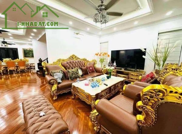 QUẬN 3 PHƯỜNG 3 - BÁN NHÀ 5 TẦNG MẶT TIỀN LÔ GÓC; NGAY KHU BÀN CỜ - 4