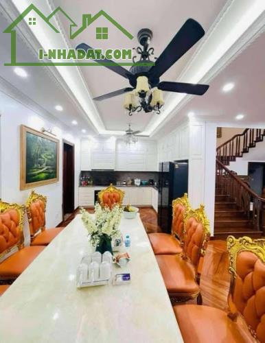 QUẬN 3 PHƯỜNG 3 - BÁN NHÀ 5 TẦNG MẶT TIỀN LÔ GÓC; NGAY KHU BÀN CỜ - 2