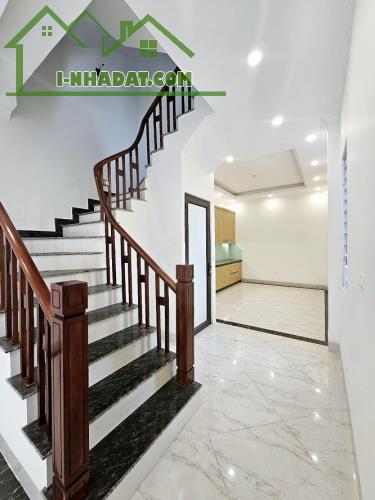 Nhà đẹp Đàm Quang Trung 70m², 5 tầng, 5PN, 4WC, Long Biên - 8.9 tỷ - 2