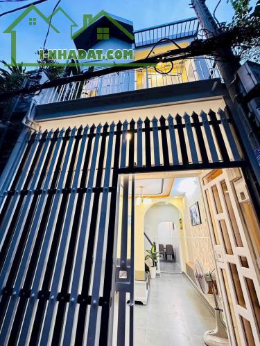 🆘Chủ ngộp giảm 100tr!🆘
☘️Nhà SHR Ngã Tư Ga 2 tầng chỉ 2,38 tỷ
✅Diện tích ngang 3 dài 9m
