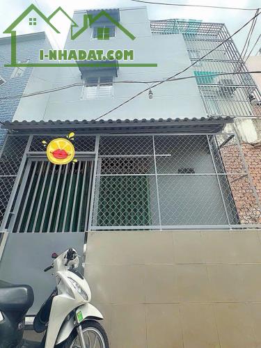 HÀNG HIẾM HẺM 3.5M ,3 TẦNG 17.6M2,  CHO THUÊ 6 TRIỆU, GẦN QUẬN 1, 18M2, 2.X TỶ