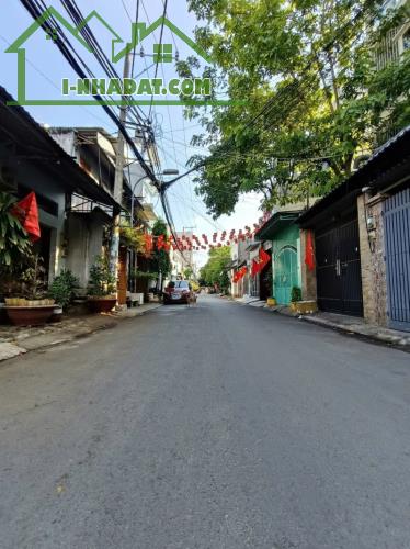 Bán nhà  Cấp 4, Hẻm 8m Lê Văn Quới - gần Hòa Bình, DT: 8x20m, tiện xây, giá 13.9 tỷ.