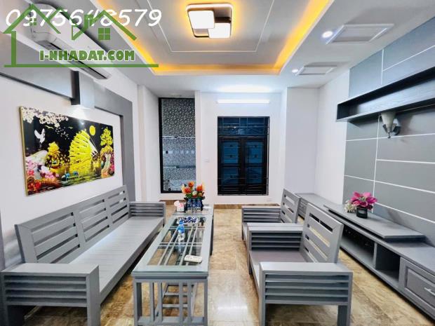 Bán nhà Quan Nhân 45m Lô góc gần phố mặt tiền rộng kinh doanh giá hợp lý