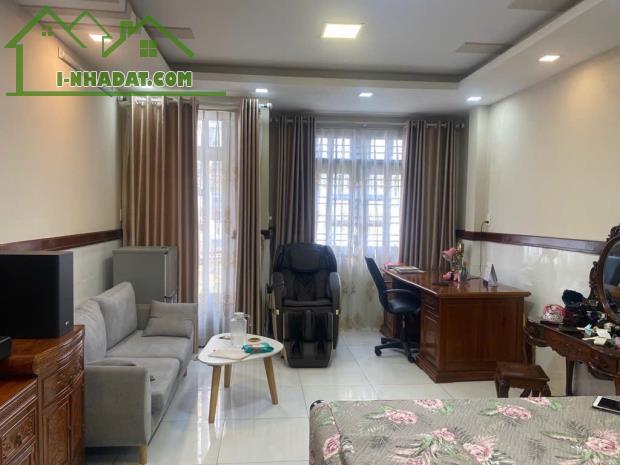 BÁN NHÀ 4 TẦNG ĐẸP – SÁT CÔNG VIÊN THOÁNG MÁT – QUẬN 8
Diện tích: 5x20m, giá 9.6 tỷ - 2