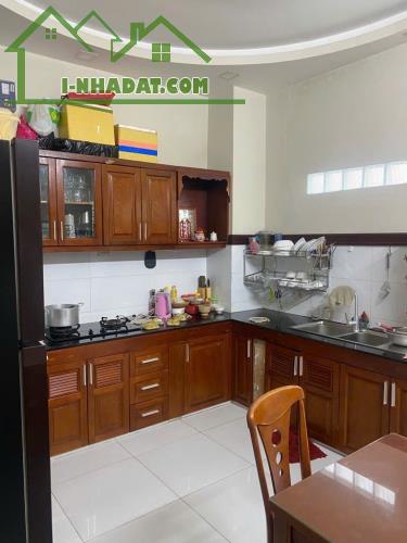 BÁN NHÀ 4 TẦNG ĐẸP – SÁT CÔNG VIÊN THOÁNG MÁT – QUẬN 8
Diện tích: 5x20m, giá 9.6 tỷ - 4