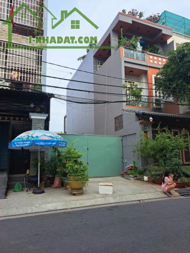 BÁN LÔ ĐẤT ĐẸP – VIEW CÔNG VIÊN THOÁNG MÁT – QUẬN 8
Diện tích: 5x20m (vuông vức, xây