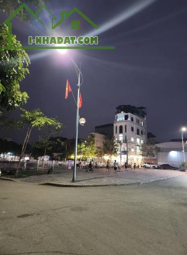 Bán đất Mặt hồ Kim Chung, Đông Anh - View đep - Kinh Doanh sầm uất