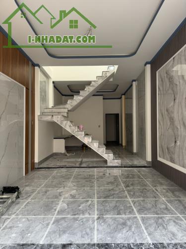 Bán Nhà 1 trệt 1 lầu 120m2 Chợ Trảng Dài Biên Hòa ĐỒNG NAI có 2 tỷ 890tr