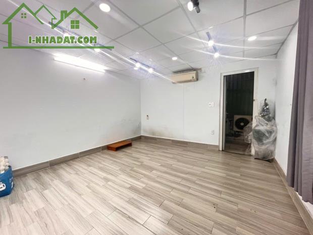 Gấp bán nhà cũ mua nhà mới 4 tầng,50m 5pn, HXH Lê Văn Qưới Bình Tân chỉ 3.8 tỷ - 2