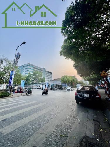 Bán nhà Tam Khương, Đống Đa 30m², 6 tầng ô chờ thang máy, vài bước ra phố 8.5 tỷ