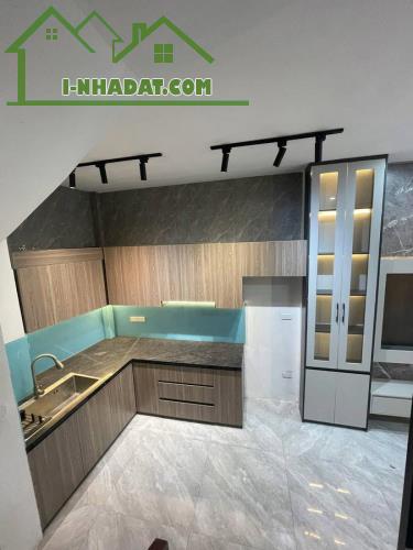 Bán nhà Tam Khương, Đống Đa 30m², 6 tầng ô chờ thang máy, vài bước ra phố 8.5 tỷ - 2
