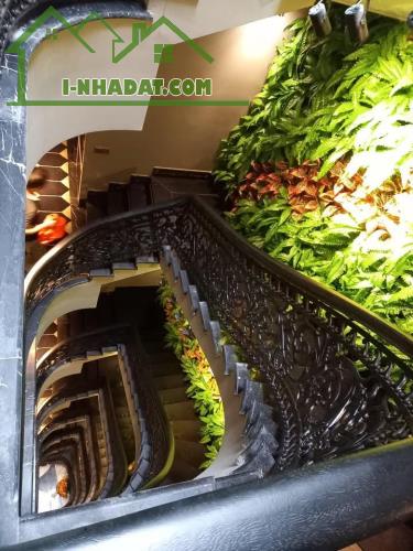 BIỆT THỰ ĐẲNG CẤP VƯỜN ĐÀO CỬA NGƯỜI THƯỢNG LƯU 210M GIÁ 100TY có TL - 1