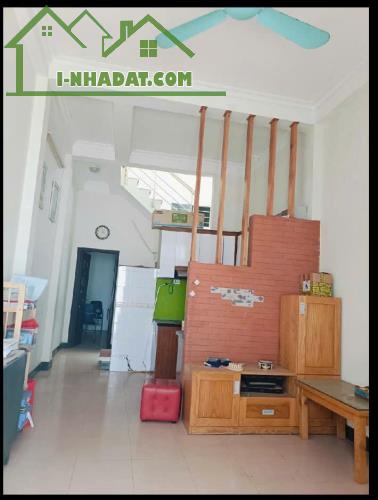 Nhà ngõ 94 Thượng Thanh 52m2x3 tầng, nhà đẹp, ở ngay, 5.95 tỷ 0976285499