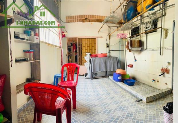 BÁN NHÀ 2 TẦNG HẺM XE HƠI TRÁNH ĐƯỜNG BÀU BÀNG . P13 . TÂN BÌNH..DT 100M .. GIÁ 11.2 TỶ - 2