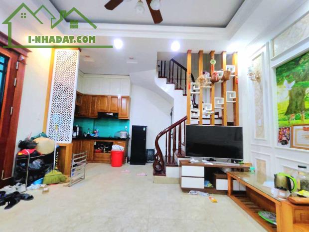 💥Bán nhà Đội Cấn – TT Ba Đình – Mặt tiền rộng, 2 mặt thoáng – 32m2, 3 tầng🌹Giá 6.9 tỷ - 2