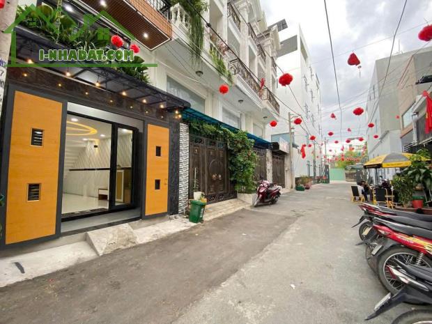 GẤP BÁN NHÀ MỚI  DTSD: gần  340M2 sàn - 4PN-5WC – ĐẦY ĐỦ nội thất - 6,2 Tỷ -