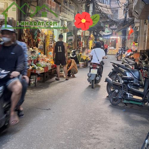 7,8 tỷ nhà mặt chợ kinh doanh ngõ thông ô tô ngã tư Khuất Duy Tiến  Q thanh xuân - 1