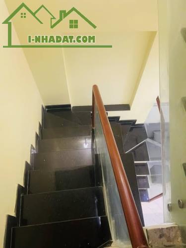 Nhà  Đường Nguyễn Văn Nguyễn Quận 1 Phường Tân Định. - 2