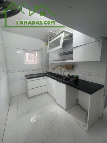 Cho thuê căn hộ Tập thể tầng 3 Phố Kim Liên, 73m2, 2 ngủ, Full đồ ở hộ GĐ, 10 Triệu/tháng - 2