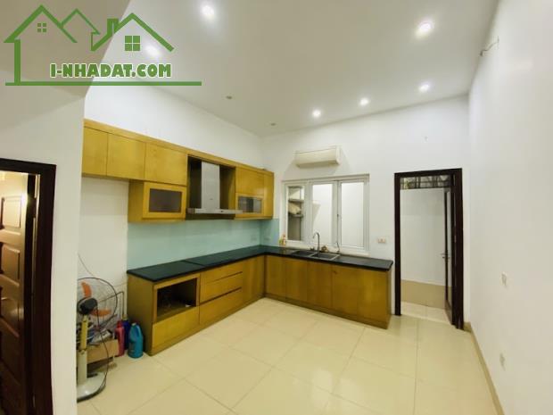 SỞ HỮU NGAY! Nhà 3 Tầng TRUNG TÂM Phúc Lợi - Ô Tô Đỗ Cổng, TIỆN ÍCH NGẬP TRÀN! GIÁ 3,XX TỶ - 2
