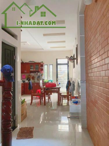 Bán Nhà Mặt Tiền Gần Nhà Thờ Tân Hương – 2 Tầng Đẹp Lung Linh – Sổ Riêng, Giá Mềm! - 1