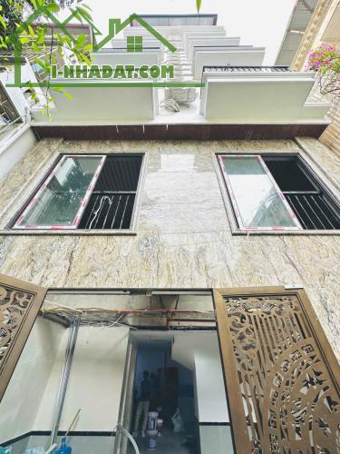 GÀ ĐẺ TRỨNG VÀNG DÒNG TIỀN 60TR/ THÁNG, PHỐ GIÁP BÁT, Ô TÔ , 6 TẦNG THANG MÁY GIÁ 15.X TỶ - 1