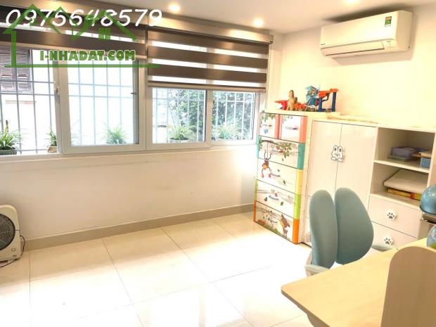 Bán căn hộ VIP Tập thể Ban tổ chức Trung ương phố Đội Cấn 110m giá siêu mềm - 4