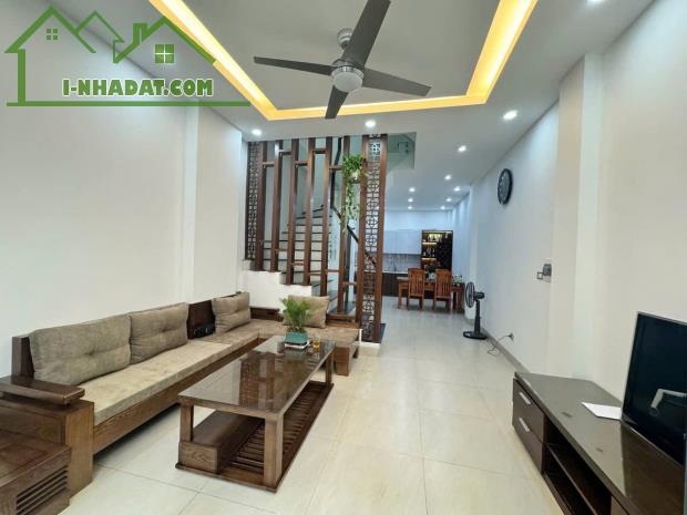Bán Nhà 47m2 | Tại Nguyễn Văn Cừ Long Biên 10,2Tỷ | Vị Trí Trung Tâm | Tiềm Năng Dòng Tiền