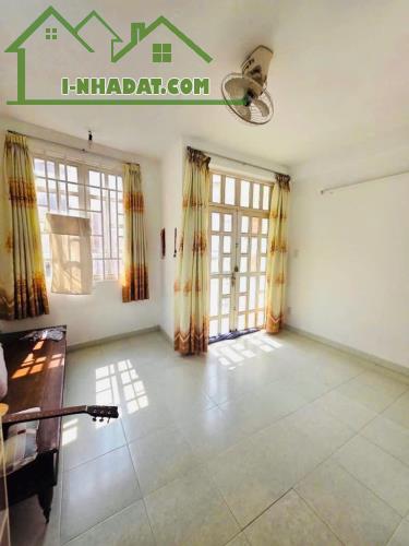 Bán nhà hẻm sát đường Nguyễn Văn Trỗi - p11 - Quận Phú Nhuận chỉ nhỉnh 6tỷ - 3