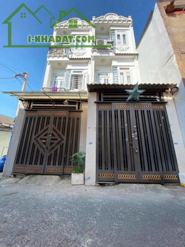 Dãy 3 căn liền kề SHR (9x16m) HXH Hiệp Thành 17, Q12 Giá Rẻ 6.68 tỷ (Cách MT 15m)