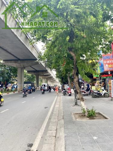 CẦU GIẤY-  LÔ GÓC - 6 TẦNG THANG MÁY - NGÕ THÔNG 2 ÔTÔ TRÁNH - C.H.Ỉ 10T.Ỷ