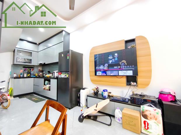 BÁN NHÀ ĐẠI LA HAI BÀ TRƯNG 4 TẦNG 40M2 MẶT TIỀN 6M -VÀI BƯỚC CHÂN RA Ô TÔ 7.35 TỶ