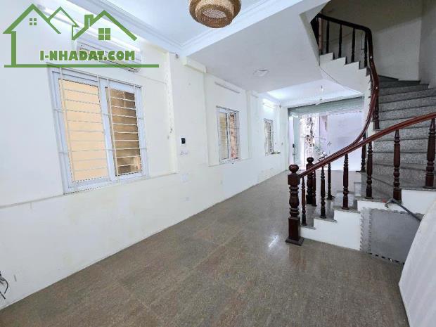 Bán nhà Phú Mỹ 6 tầng 9 phòng chỉ hơn 6 tỷ dòng tiền ổn định - 1
