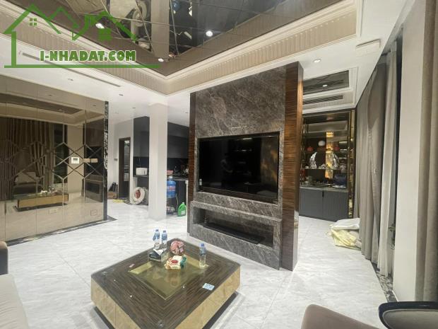 MẶT PHỐ YÊN HOA THANG MÁY - KINH DOANH DT 50m2 7 tầng MT 7m Giá 27 tỷ