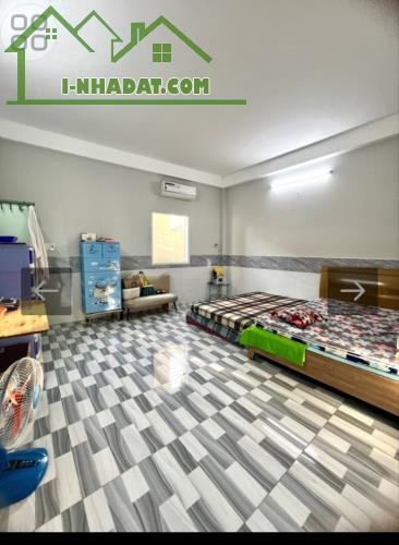 Nhà đẹp, mới xây, hẻm thông , nhỉnh 6 tỷ