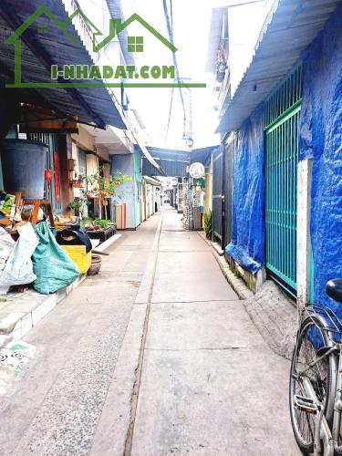 Bán Nhà Bình Tân, Đường Hương Lộ 2, 3Tầng, 4 phòng, hẻm 1/ 3m, thông thoáng chỉ nhỉnh 3 tỷ - 4
