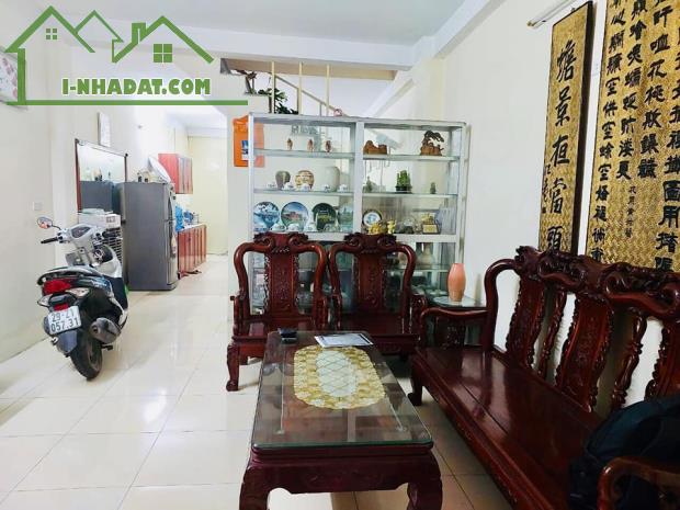BÁN ĐẤT TẶNG NHÀ VĂN CAO, BA ĐÌNH 50M2,,OTO ĐỖ CỬA, SÁT PHỐ GIÁ CHỈ 11,5 tỷ