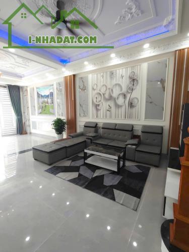 KHÔNG THỂ GỒNG NGÂN HÀNG ĐƯỢC NỮA NÊN CẦN BÁN GẤP NHÀ 2 TỶ - 1