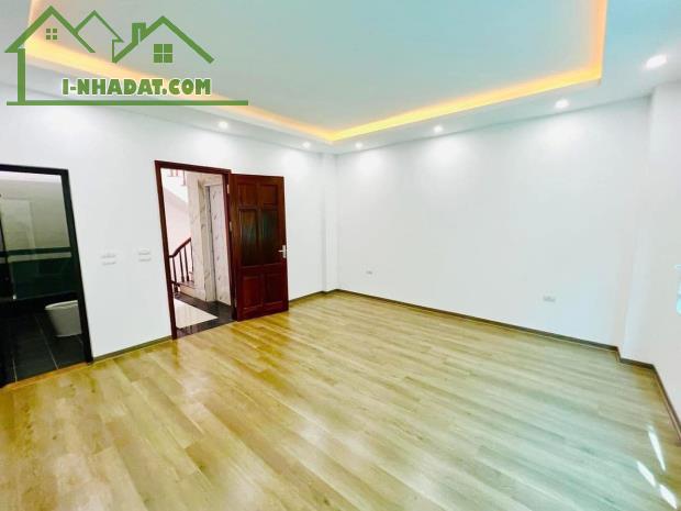 Nhà xây mới cứng, 6 tầng Thang Máy vài bước ra Phố Vĩnh Phúc giá 7,5 tỷ - 1