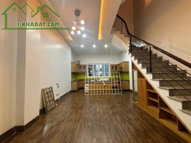 LẠC LONG QUÂN - NHÀ ĐẸP - 2 THOÁNG - NGÕ NÔNG RỘNG - NỘI THẤT SANG XỊN - 50M² NHỈNH 9 TỈ - 1