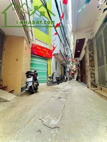 BÁN NHÀ NGUYỄN THÁI HỌC, BA ĐÌNH, NHÀ DÂN XÂY CHẮC CHẮN, Ô TÔ 5 TẠ VẠO TẬN CỬA, CÁCH PHỐ 3 - 4
