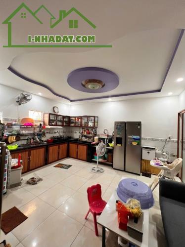 Siêu đẹp nhà HXH Đặng Thúc Vịnh, Hóc Môn, .DT:100m2 .Giá chỉ 4.7 tỷ  (TL) - 4